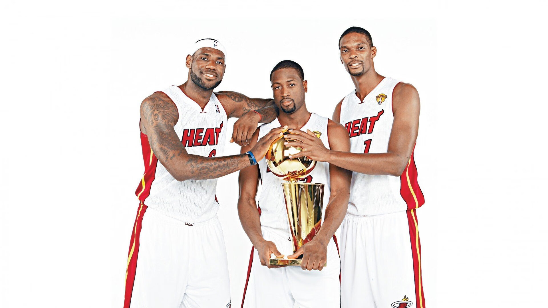 九游体育网站-《Uzi：劈波斩浪，从未止步的电竞梦想》