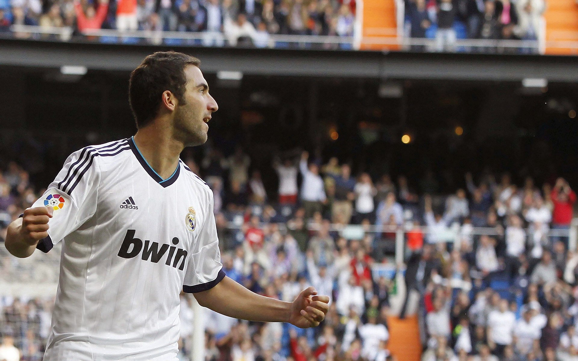 意甲：那不勒斯3-0完胜乌迪内斯，奥斯梅恩大放异彩，意甲球队那不勒斯