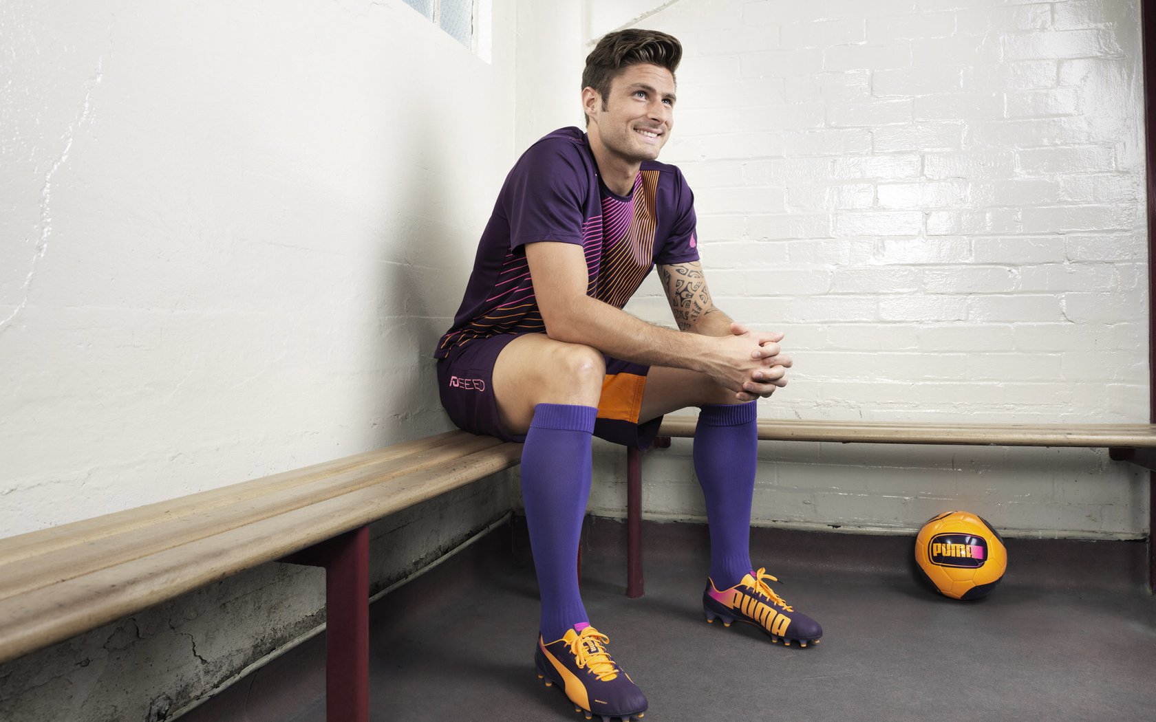 赛场亮点回顾：精准投篮、亮眼封盖令人难忘！，投篮精准是什么短语